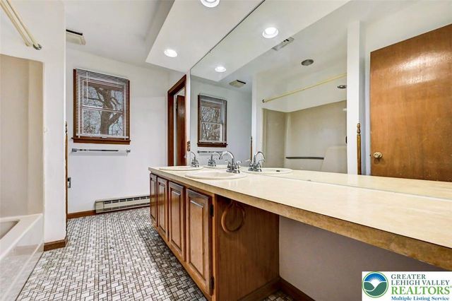 107 Cindy Court, Stroud Twp, PA 18301