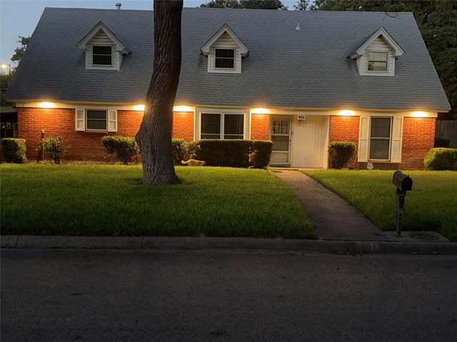 401 Glenhaven Drive, Azle, TX 76020