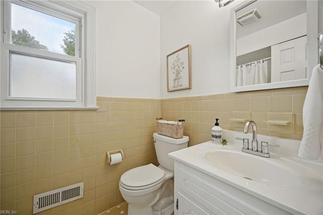 800 Sheraton DR, Virginia Beach, VA 23452