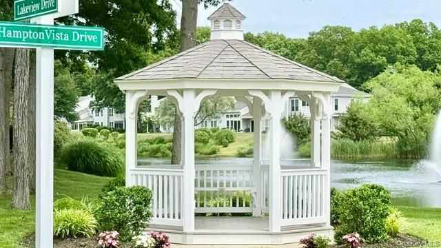 102 Hampton Vista Drive, Manorville, NY 11949