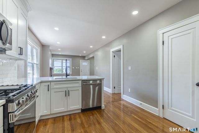 1025 Townsend Avenue, New Haven, CT 06511
