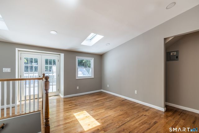 1025 Townsend Avenue, New Haven, CT 06511