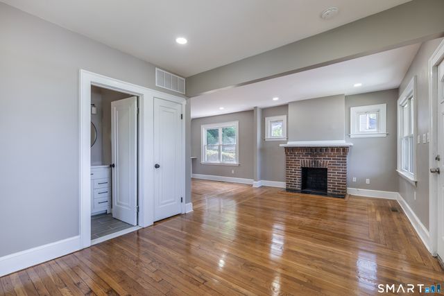 1025 Townsend Avenue, New Haven, CT 06511