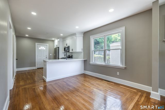 1025 Townsend Avenue, New Haven, CT 06511