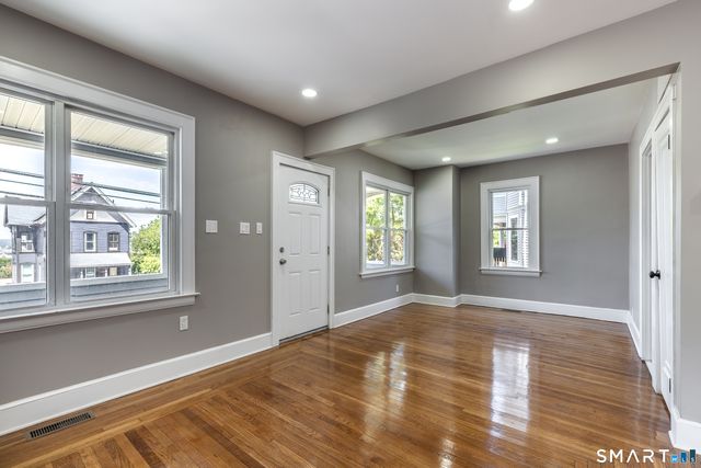 1025 Townsend Avenue, New Haven, CT 06511