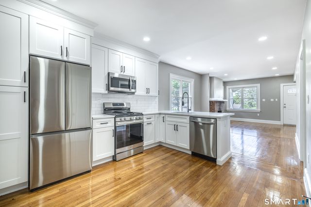 1025 Townsend Avenue, New Haven, CT 06511