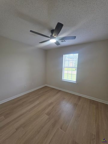 114 Grindstaff Drive, Bonaire, GA 31005
