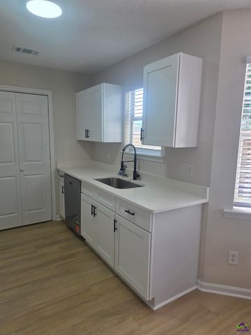 114 Grindstaff Drive, Bonaire, GA 31005