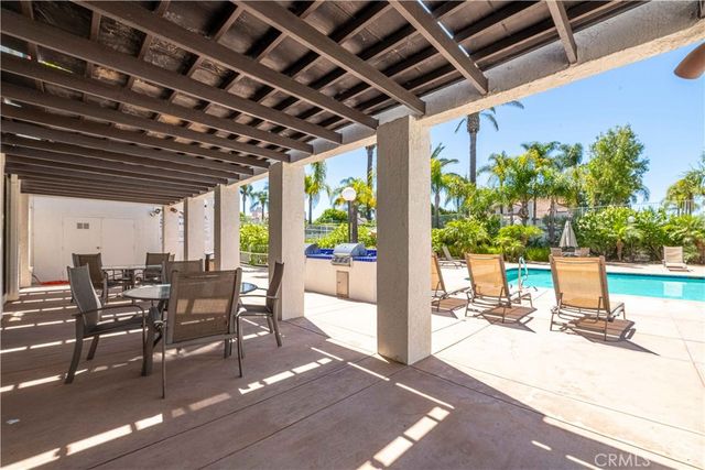268 Camino Cortina, Camarillo, CA 93010