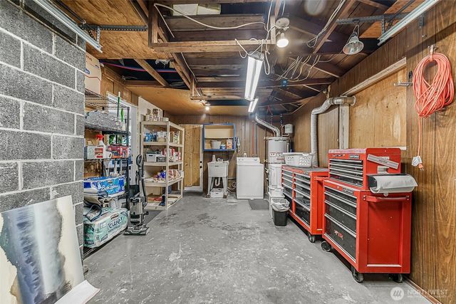 8105 Fairway Drive SW, Lakewood, WA 98498