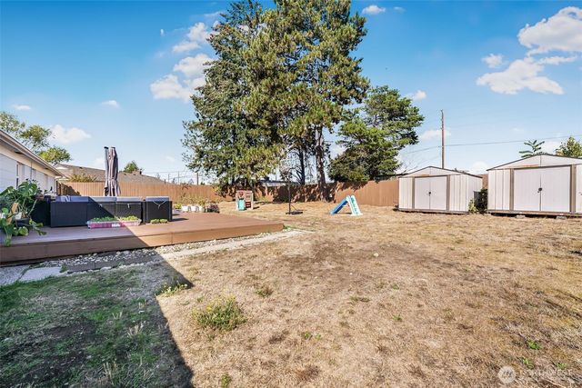 8105 Fairway Drive SW, Lakewood, WA 98498