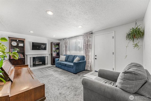 8105 Fairway Drive SW, Lakewood, WA 98498