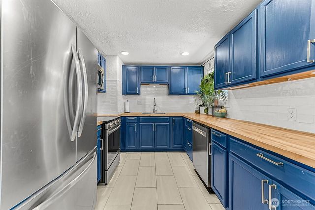 8105 Fairway Drive SW, Lakewood, WA 98498
