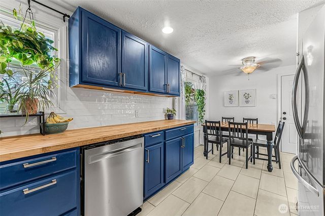 8105 Fairway Drive SW, Lakewood, WA 98498