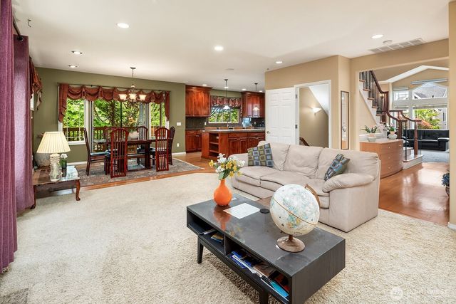 13915 SE 238th Place, Kent, WA 98042