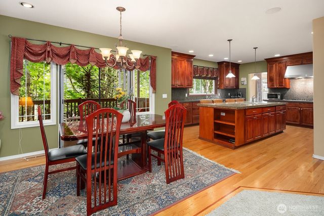 13915 SE 238th Place, Kent, WA 98042