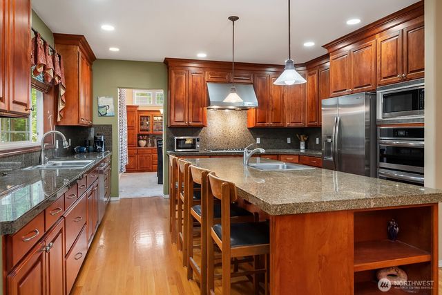 13915 SE 238th Place, Kent, WA 98042