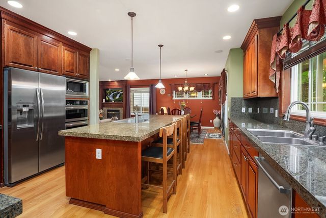 13915 SE 238th Place, Kent, WA 98042