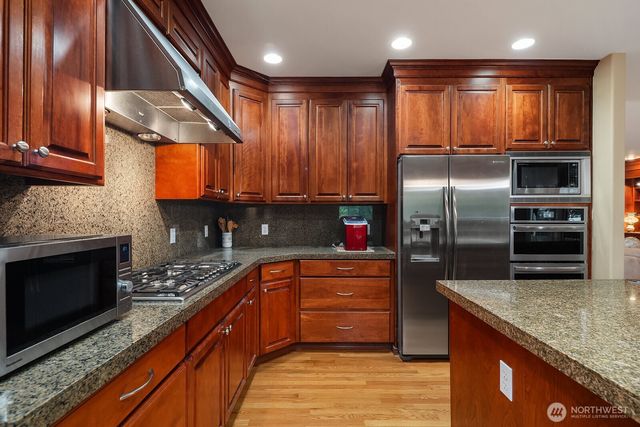 13915 SE 238th Place, Kent, WA 98042