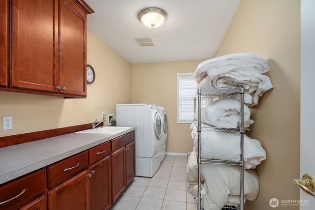 13915 SE 238th Place, Kent, WA 98042