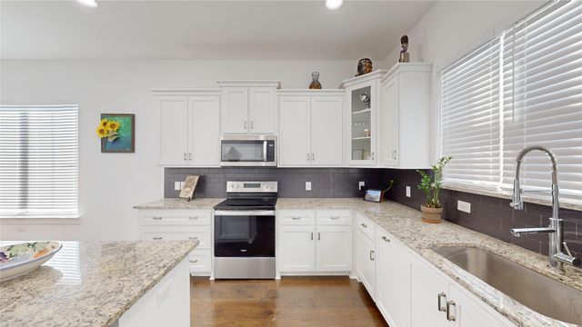 227 Lanyard Drive, Lewisville, TX 75057