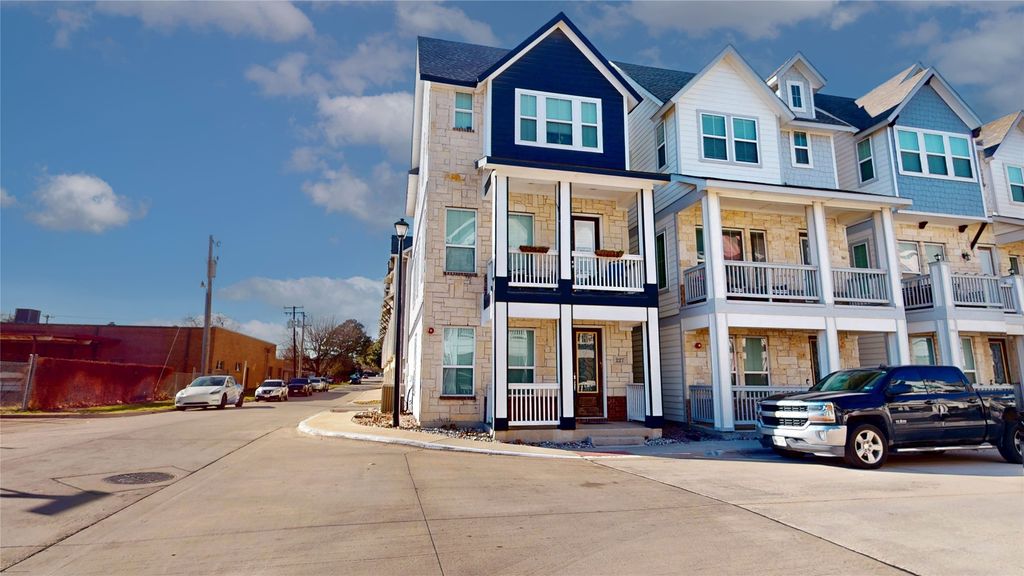 227 Lanyard Drive, Lewisville, TX 75057