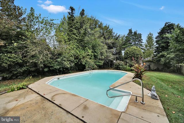 116 S 1ST AVE, Lebanon, PA 17042