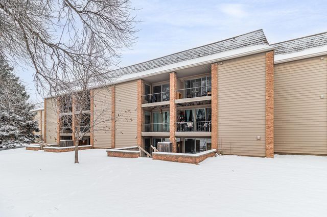 6423 Colony Way 1J, Edina, MN 55435