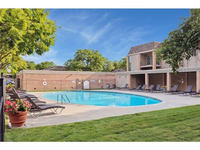 6423 Colony Way 1J, Edina, MN 55435