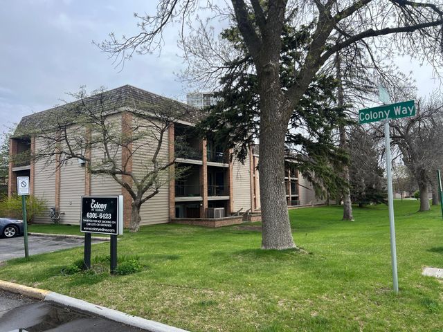 6423 Colony Way 1J, Edina, MN 55435