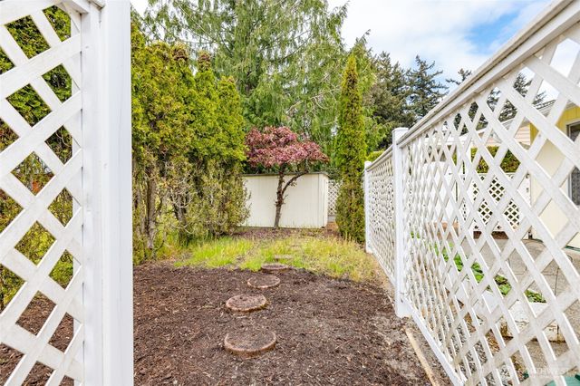 90 Chinook Place, La Conner, WA 98257
