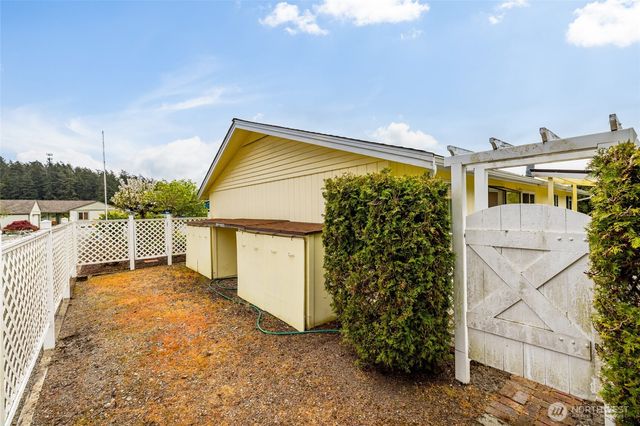 90 Chinook Place, La Conner, WA 98257