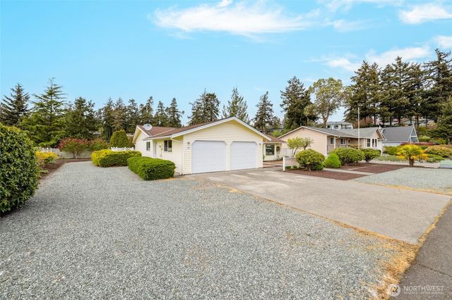 90 Chinook Place, La Conner, WA 98257