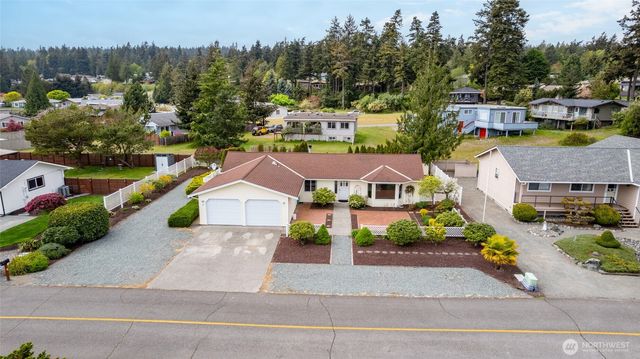 90 Chinook Place, La Conner, WA 98257
