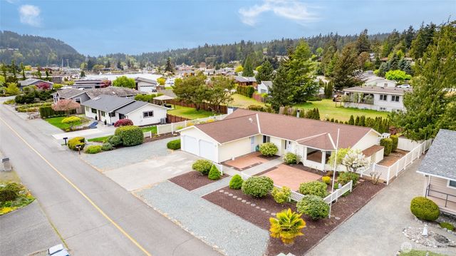 90 Chinook Place, La Conner, WA 98257