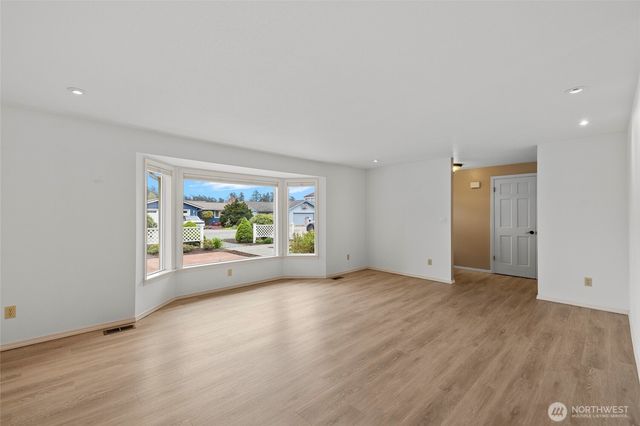90 Chinook Place, La Conner, WA 98257