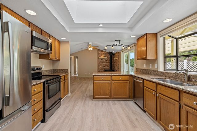 90 Chinook Place, La Conner, WA 98257