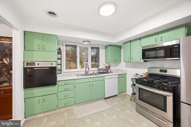 1811 PALO CIR, Baltimore, MD 21227