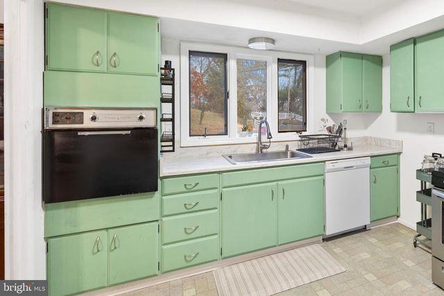 1811 PALO CIR, Baltimore, MD 21227