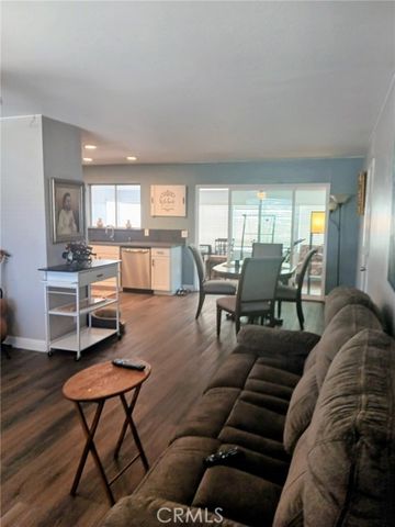 1621 W Montrose, Hemet, CA 92543