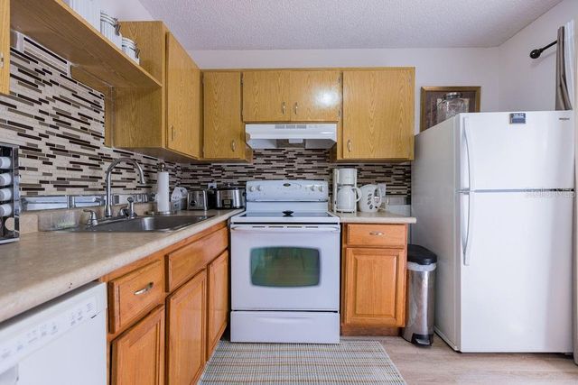 64 PINE TRACK 104A, Ocala, FL 34472