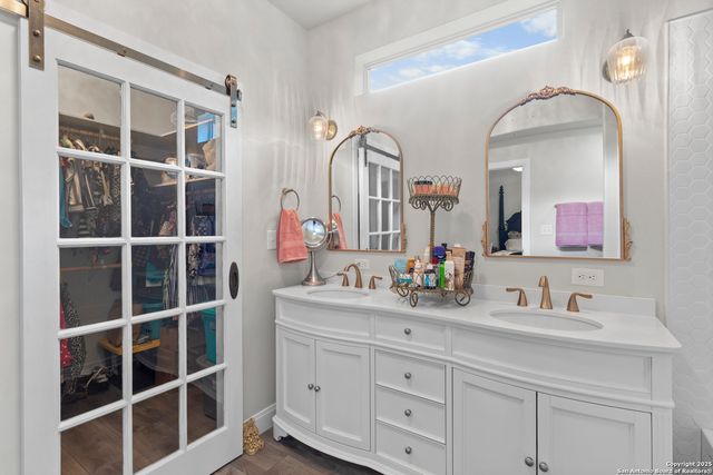 792 alamo beach, Pipe Creek, TX 78063