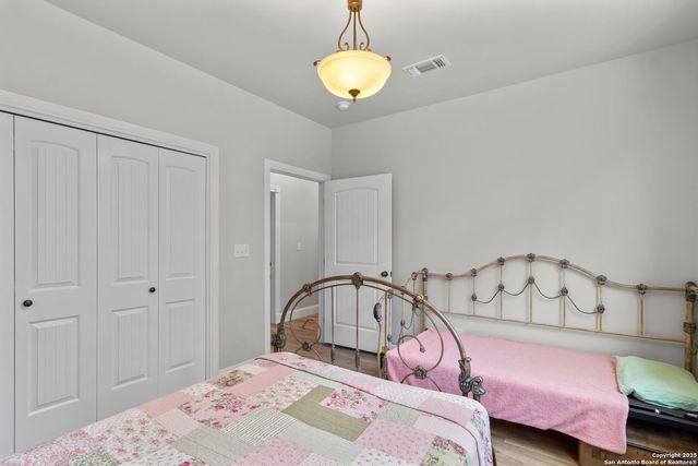 792 alamo beach, Pipe Creek, TX 78063