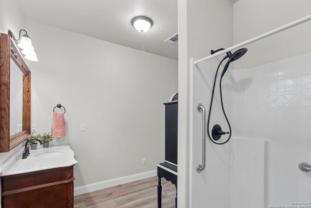 792 alamo beach, Pipe Creek, TX 78063