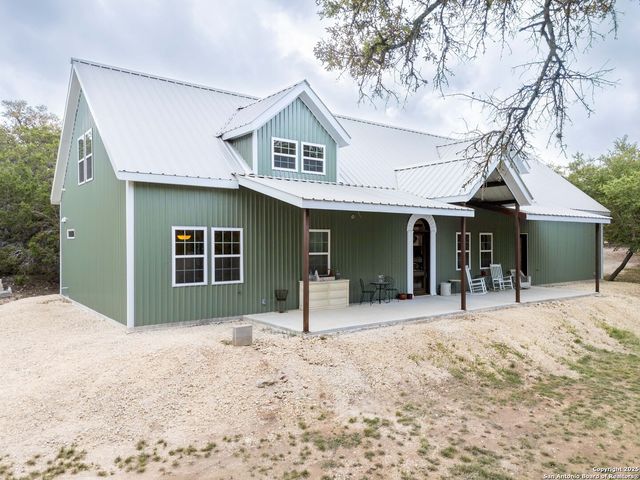 792 alamo beach, Pipe Creek, TX 78063