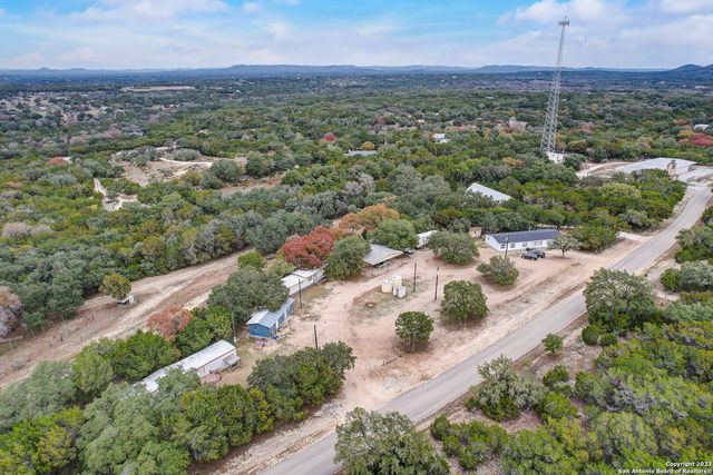 792 alamo beach, Pipe Creek, TX 78063