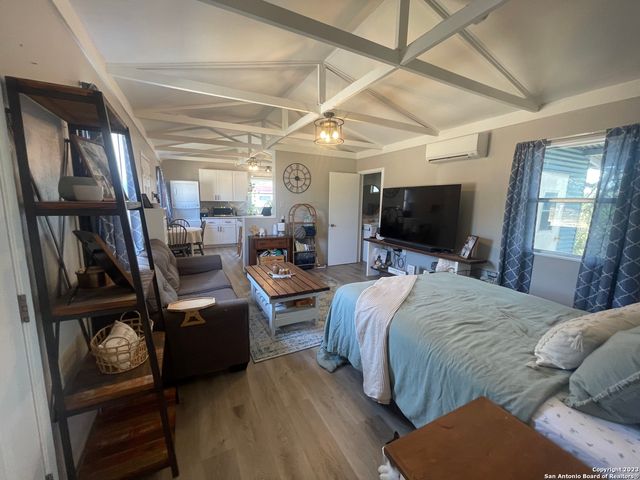 792 alamo beach, Pipe Creek, TX 78063