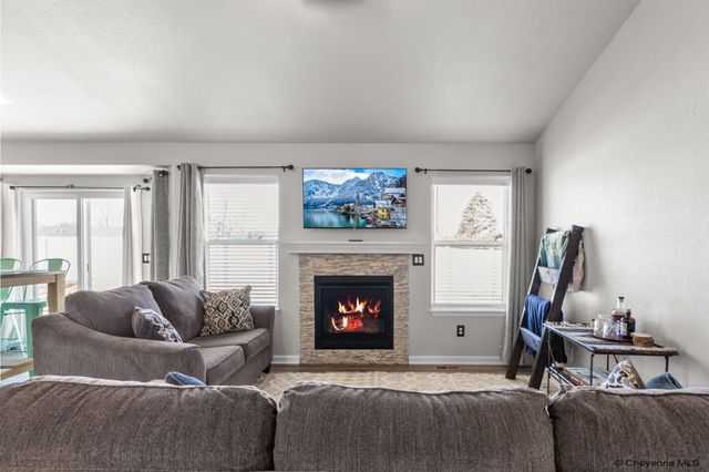 1202 PHIPPS AVE, Cheyenne, WY 82001