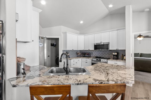 1202 PHIPPS AVE, Cheyenne, WY 82001