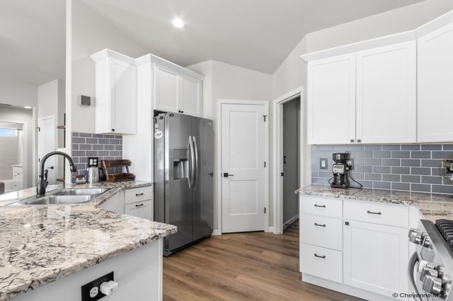 1202 PHIPPS AVE, Cheyenne, WY 82001